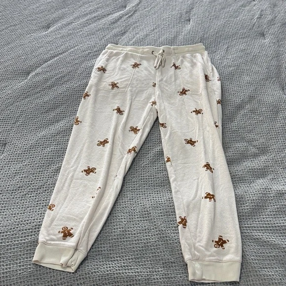 Gingerbread Man Lounge Set - Picture 3 of 6